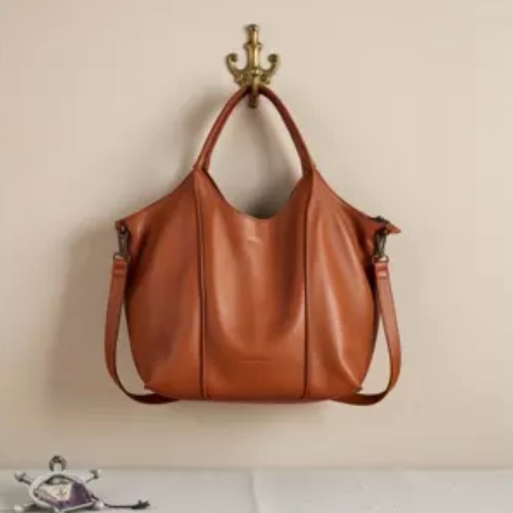 Classic Tan Leather Shoulder Bag